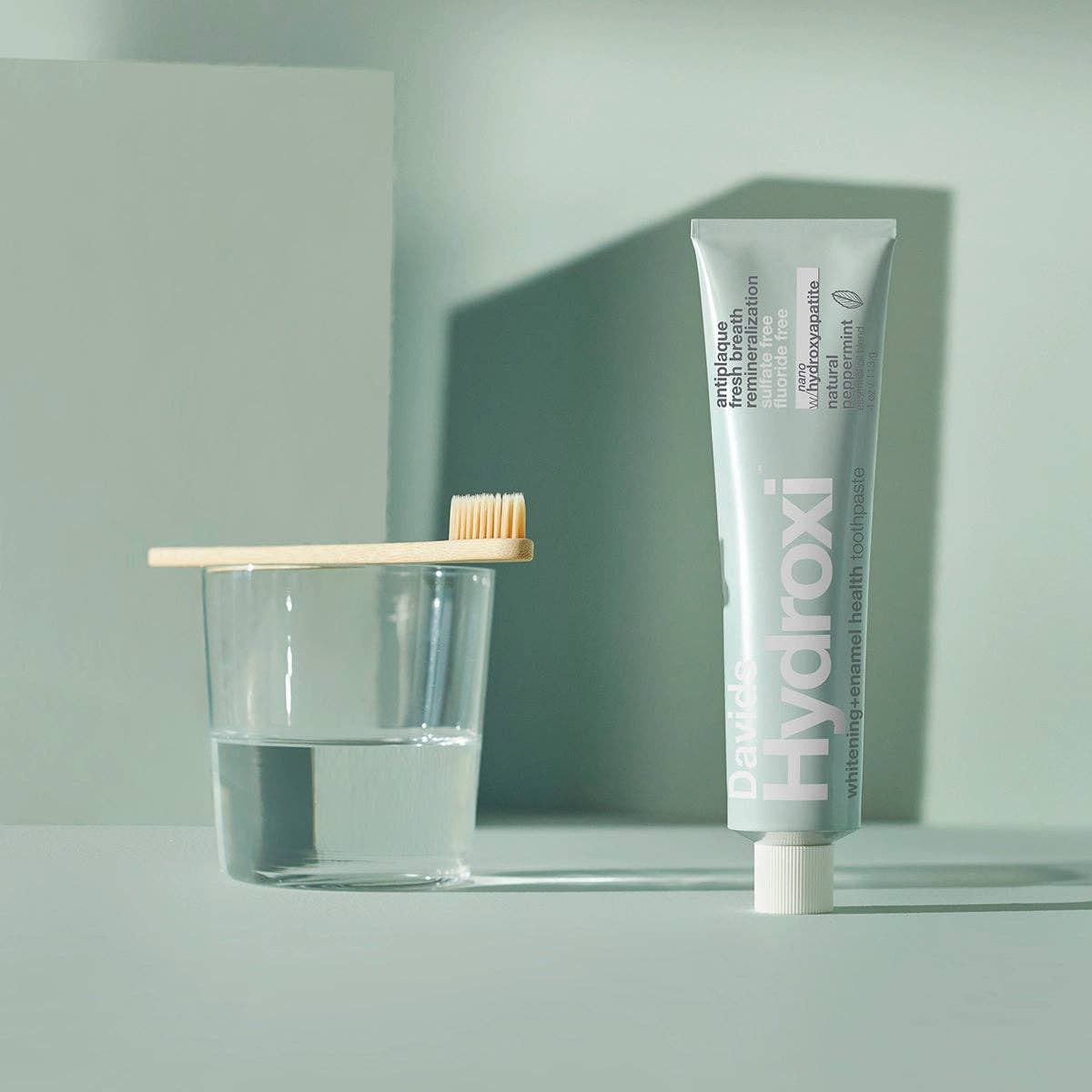 Davids Hydroxi tandkräm med nano-hydroxiapatit för vitare tänder och emaljhälsa